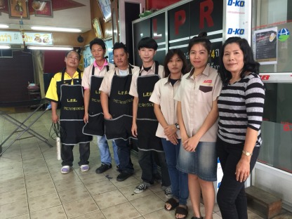 ทีมบริการ LPR กระจกรถยนต์ - แอล.พี.อาร์ กระจกรถยนต์ ลำลูกกา