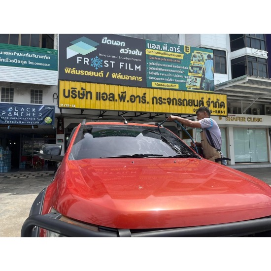 แก้ปัญหาน้ำรั่ว ลมเข้า ซ่อมรอยร้าวกระจกรถยนต์  ร้านซ่อมกระจกรถยนต์  กระจกรถยนต์แตก  เปลี่ยนกระจกรถยนต์  อู่ซ่อมกระจกลำลูกกา  ติดฟิล์มกระจกลำลูกกา 