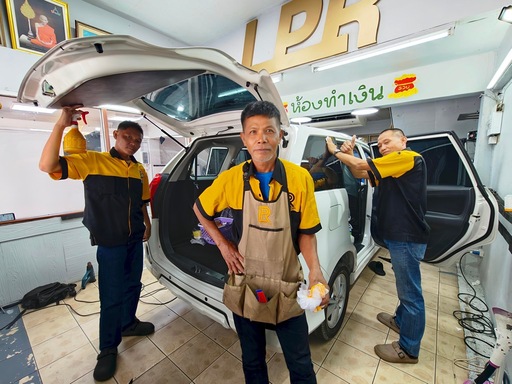 ฟิล์มกรองแสงรถยนต์และอาคาร